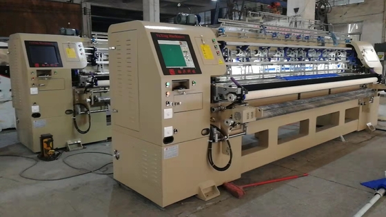 240 cm Larghezza 1000 giri al minuto Macchina per coperte industriali computerizzate per la produzione di coperte ad alta velocità