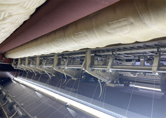 Macchina per la fabbricazione di materassi versatile con capacità di copertura da 1800 mm a 2400 mm