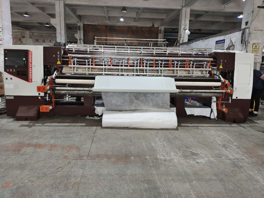 Attrezzatura per coperte a più aghi da 128 pollici per prodotti di biancheria da letto con velocità di 1400 giri al minuto