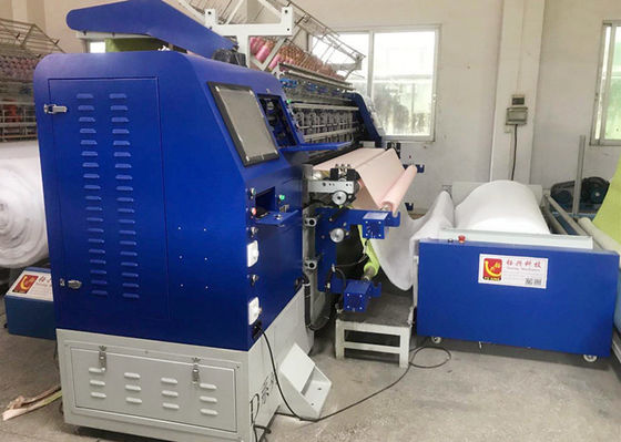 Multi coperta della trapuntatrice dell'ago del computer che fa macchina